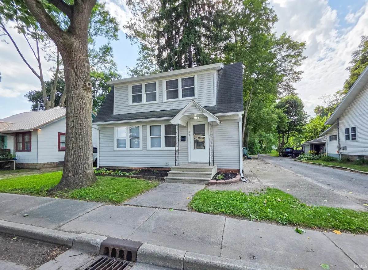 109 N Indiana Avenue, Goshen, IN 46526 - #1