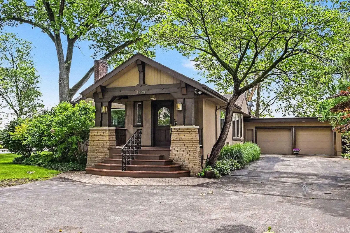 1225 Greenleaf Boulevard, Elkhart, IN 46514 - #1