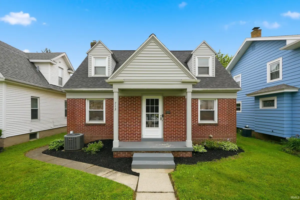713 Greenlawn Avenue, Fort Wayne, IN 46808 - #1