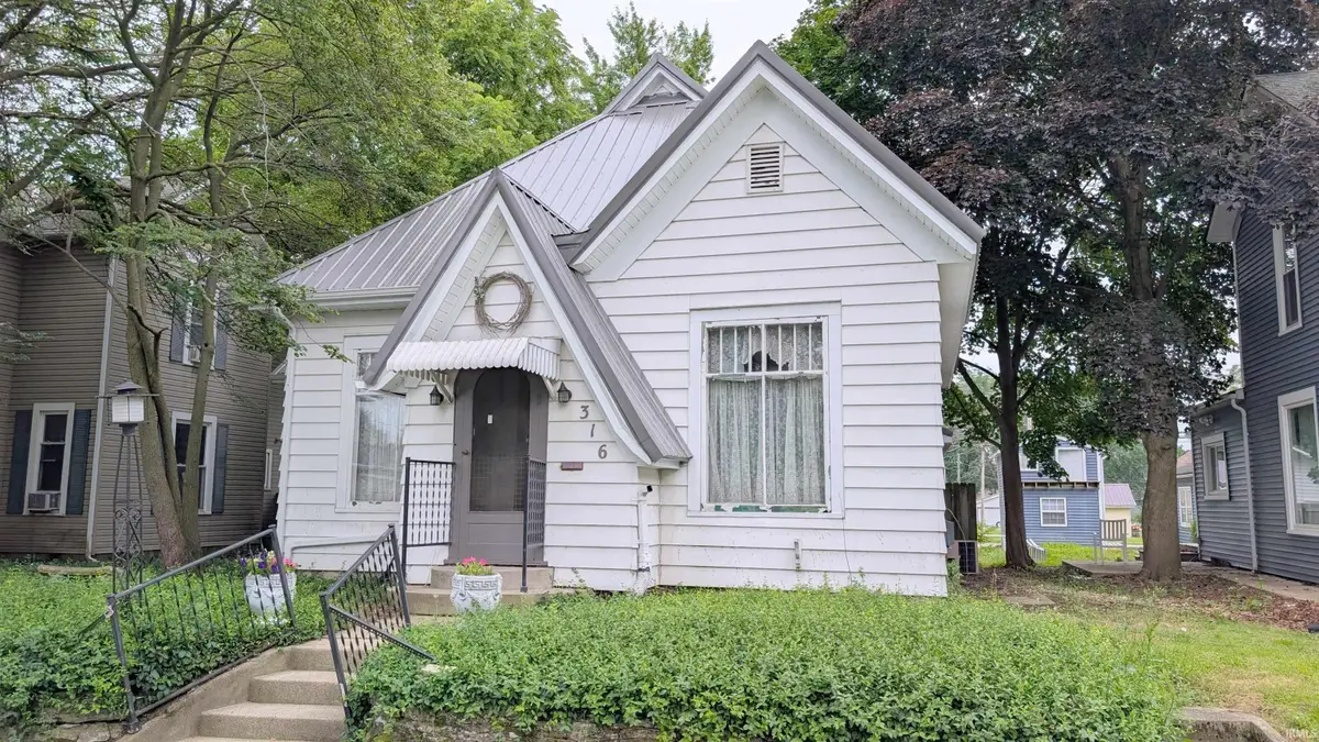 316 W Wiley Avenue, Bluffton, IN 46714 - #1