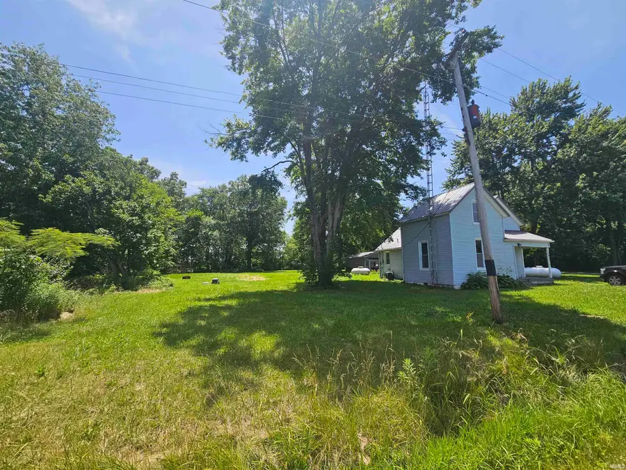 6637 Highway 11, Mount Carmel, IL 62863 - #3