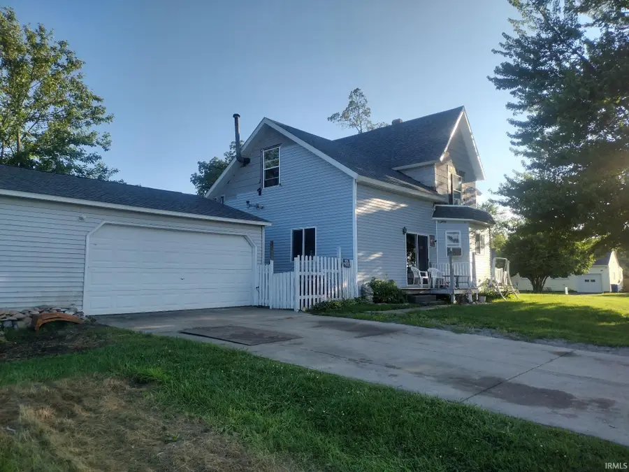 211 N Grand Avenue, Ashley, IN 46705 - #2