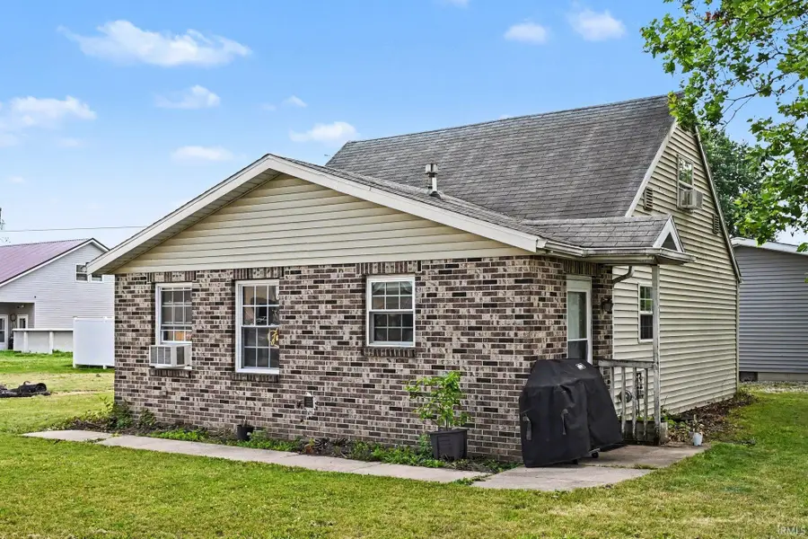 501 S Summit Street, Nappanee, IN 46550 - #2