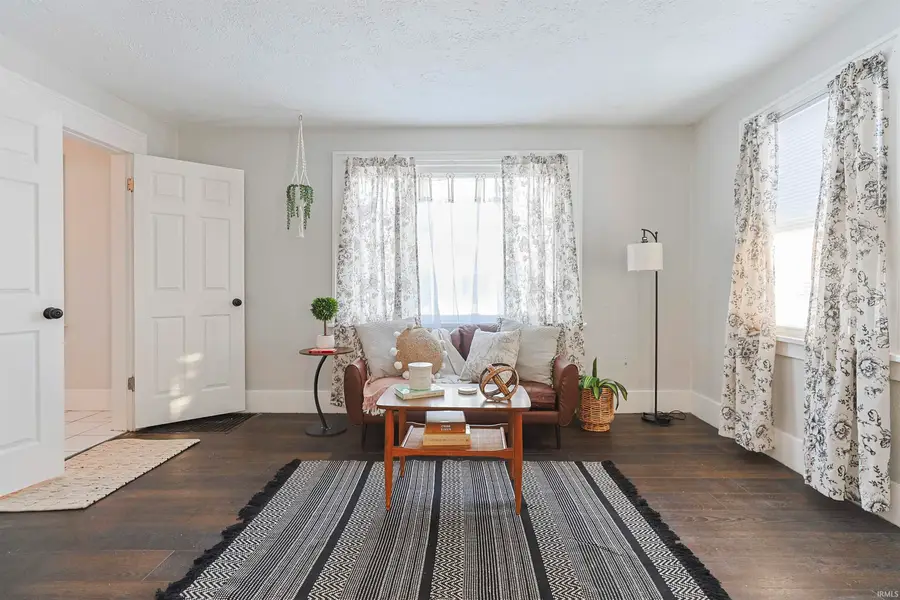 811 E Ewing Avenue, South Bend, IN 46613 - #3