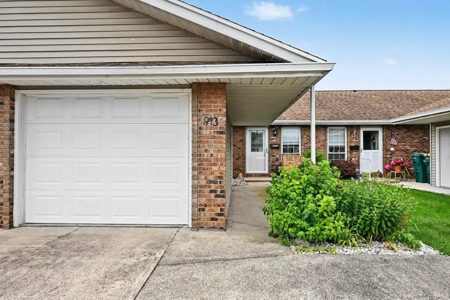 913 Berkley Circle, Mishawaka, IN 46544 - #2