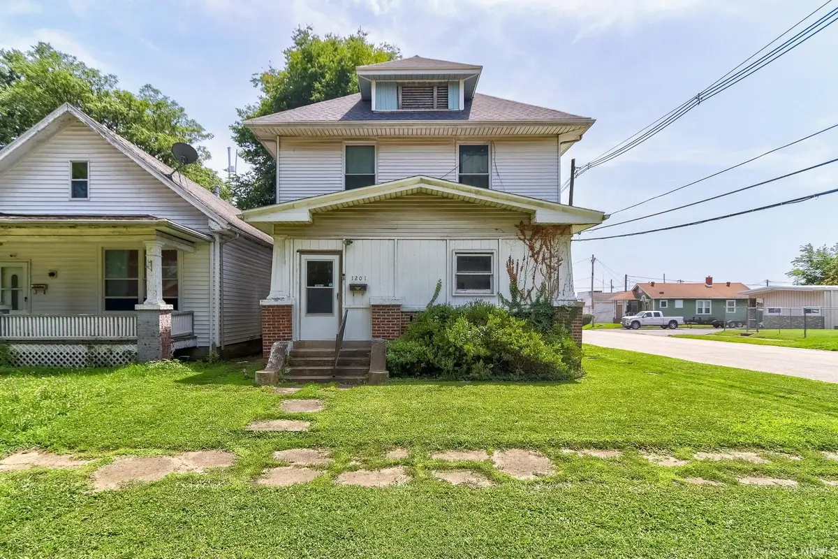 1201 E Iowa Street, Evansville, IN 47711 - #1