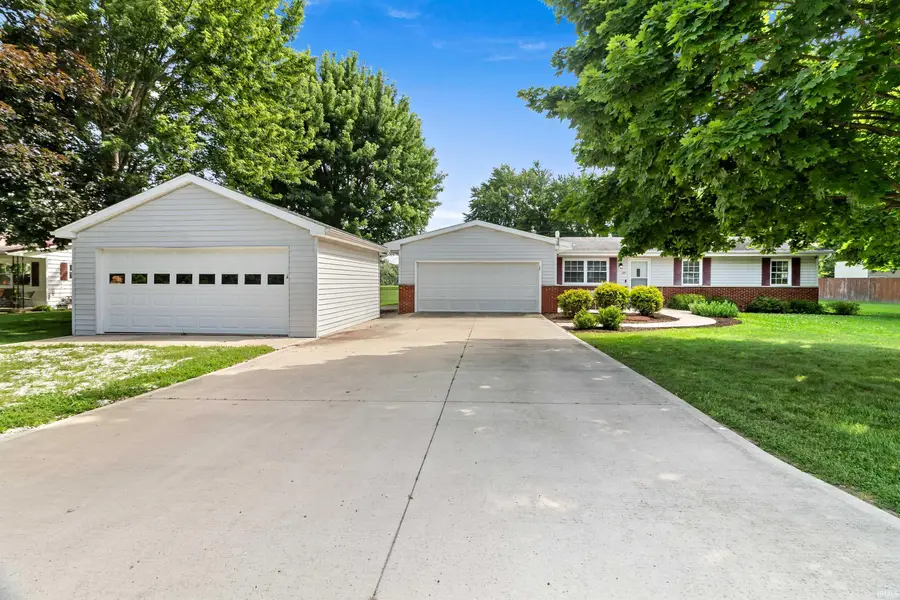 221 W 8th Street, Matthews, IN 46957 - #2
