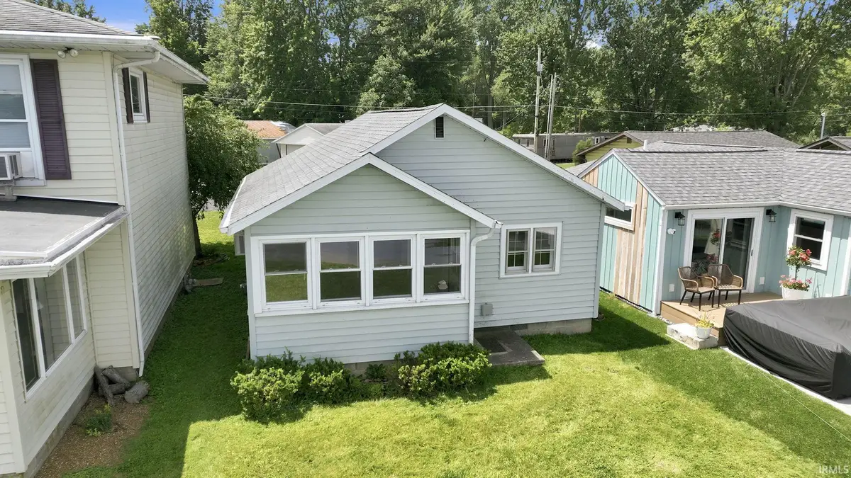 626 E Lakewood Avenue, Warsaw, IN 46580 - #1