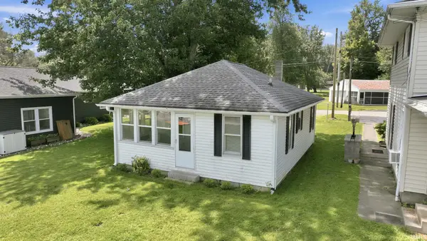 630 E Lakewood Avenue, Warsaw, IN 46580