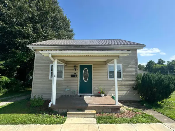 212 W Grissom Avenue, Mitchell, IN 47446