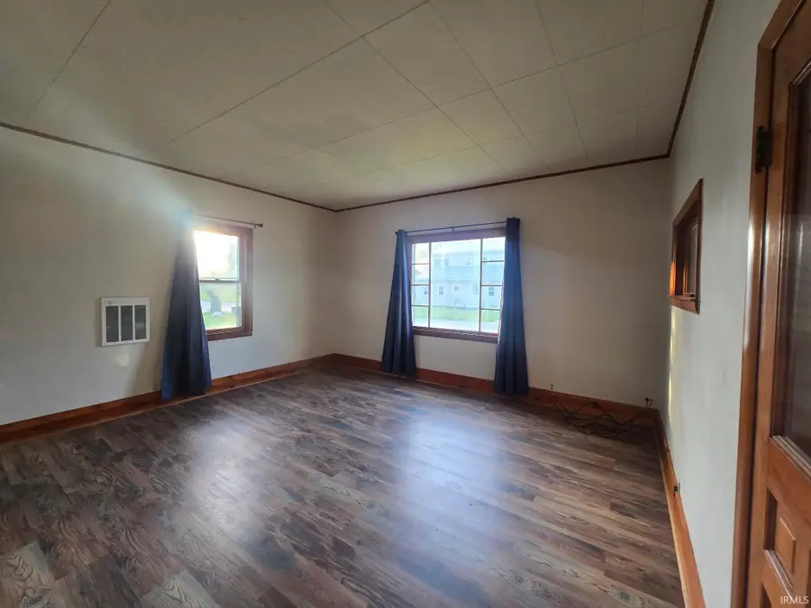 807 W Commercial Street, Hartford City, IN 47348 - #2