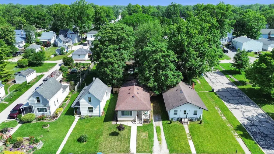 413 E Market Street, Columbia City, IN 46725 - #2