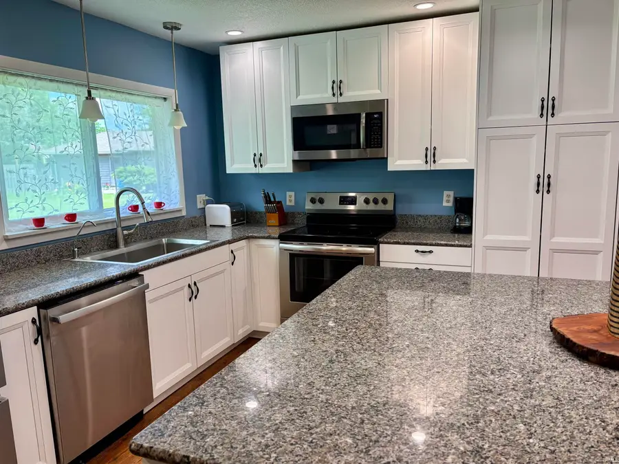6521 Donna Drive, Fort Wayne, IN 46819 - #3