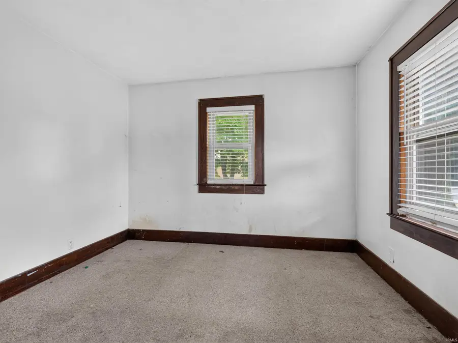 915 W Ensley Avenue, Auburn, IN 46706 - #2