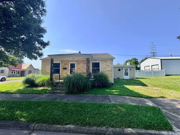 889 NE H Street, Linton, IN 47441
