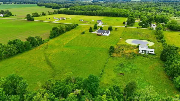 ** N 900 E Road, Pierceton, IN 46562