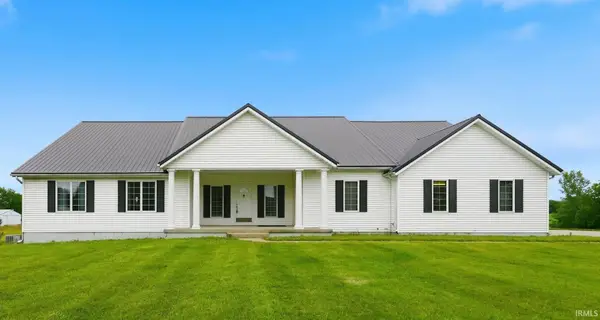 684 N 900 E Road, Pierceton, IN 46562