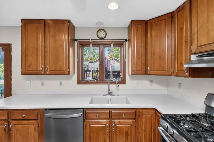 55828 Nursery Avenue, Mishawaka, IN 46545 - #3