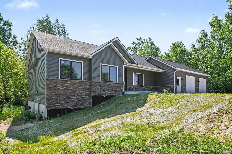 60620 Lilac Road, South Bend, IN 46614 - #2