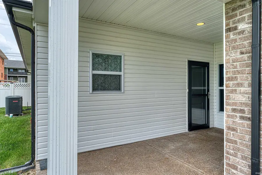 8537 Pebble Creek Drive, Newburgh, IN 47630 - #3
