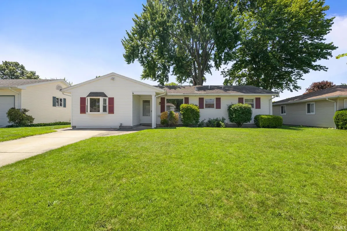 815 E 8th Street, Mishawaka, IN 46544 - #1