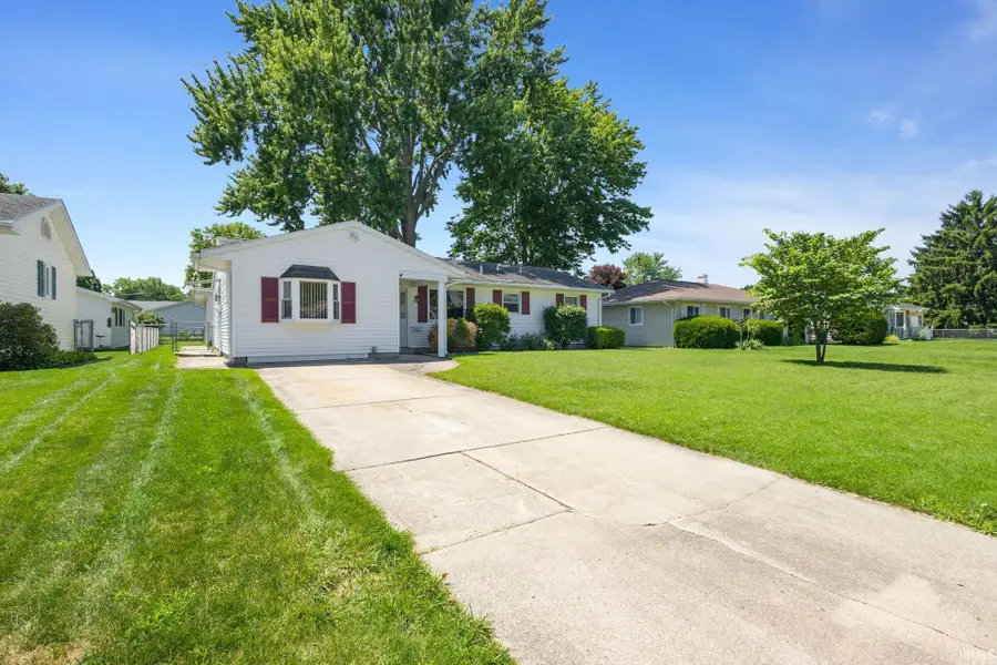 815 E 8th Street, Mishawaka, IN 46544 - #2