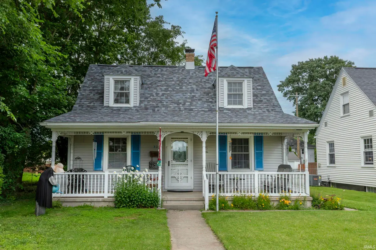 825 E Donmoyer Avenue, South Bend, IN 46614 - #1
