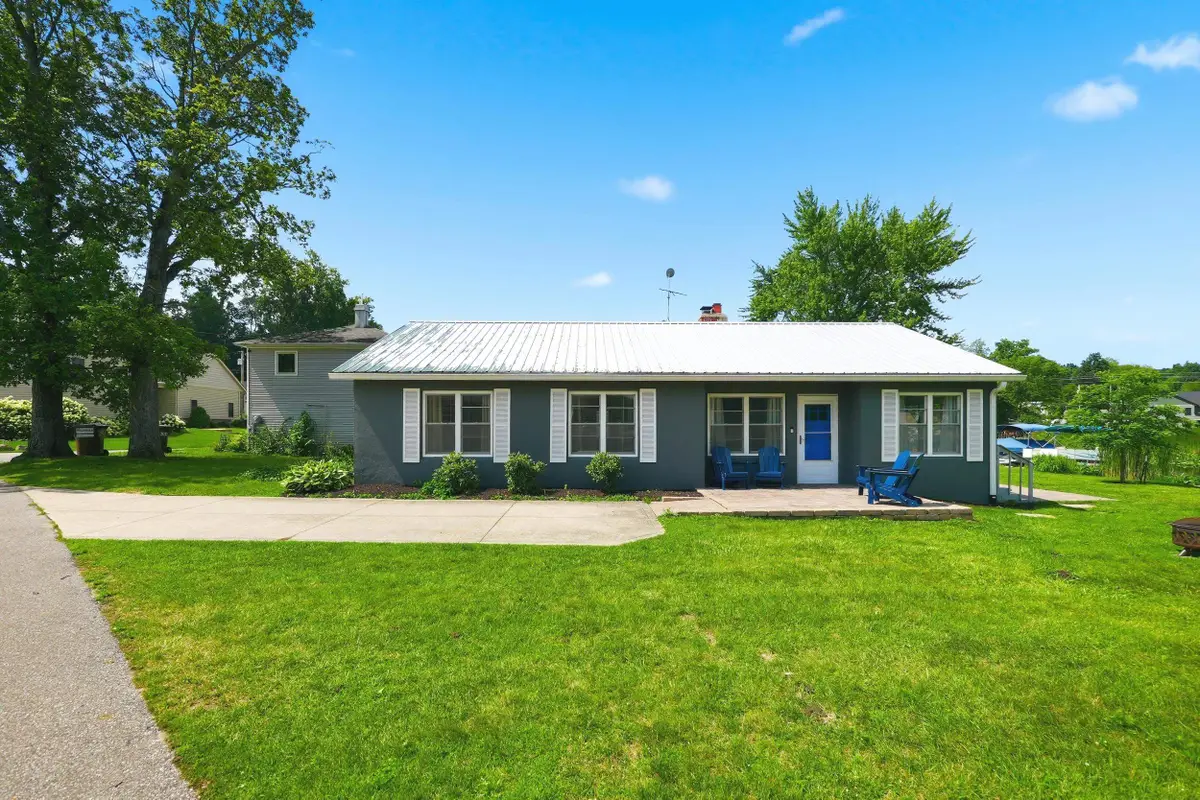 300 Lane 195 Crooked Lk, Angola, IN 46703 - #1