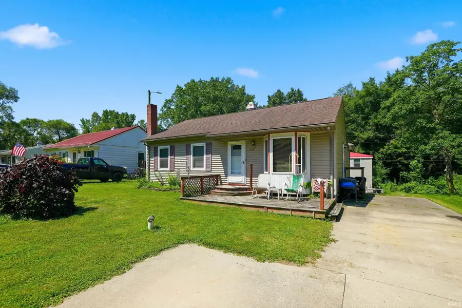 2501 West Side Drive, Warsaw, IN 46580 - #2
