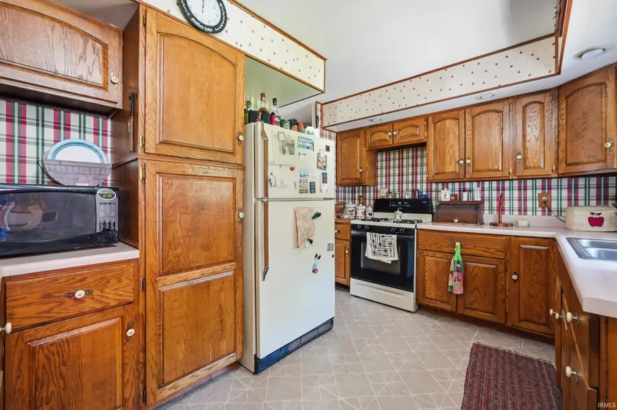 2501 West Side Drive, Warsaw, IN 46580 - #3