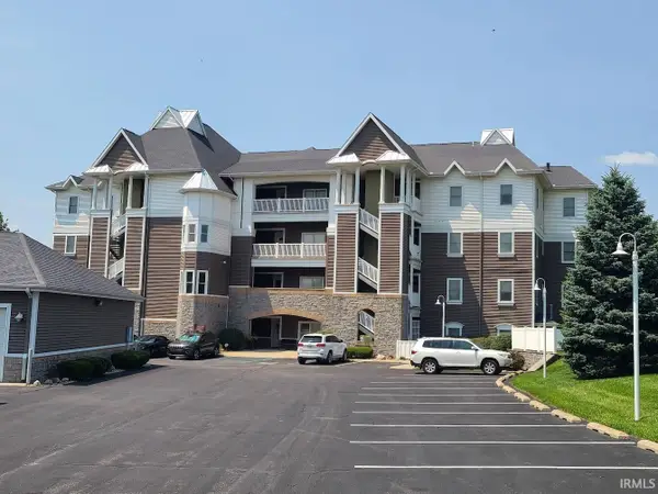 10005 N Turkey Creek Road #10, Syracuse, IN 46567