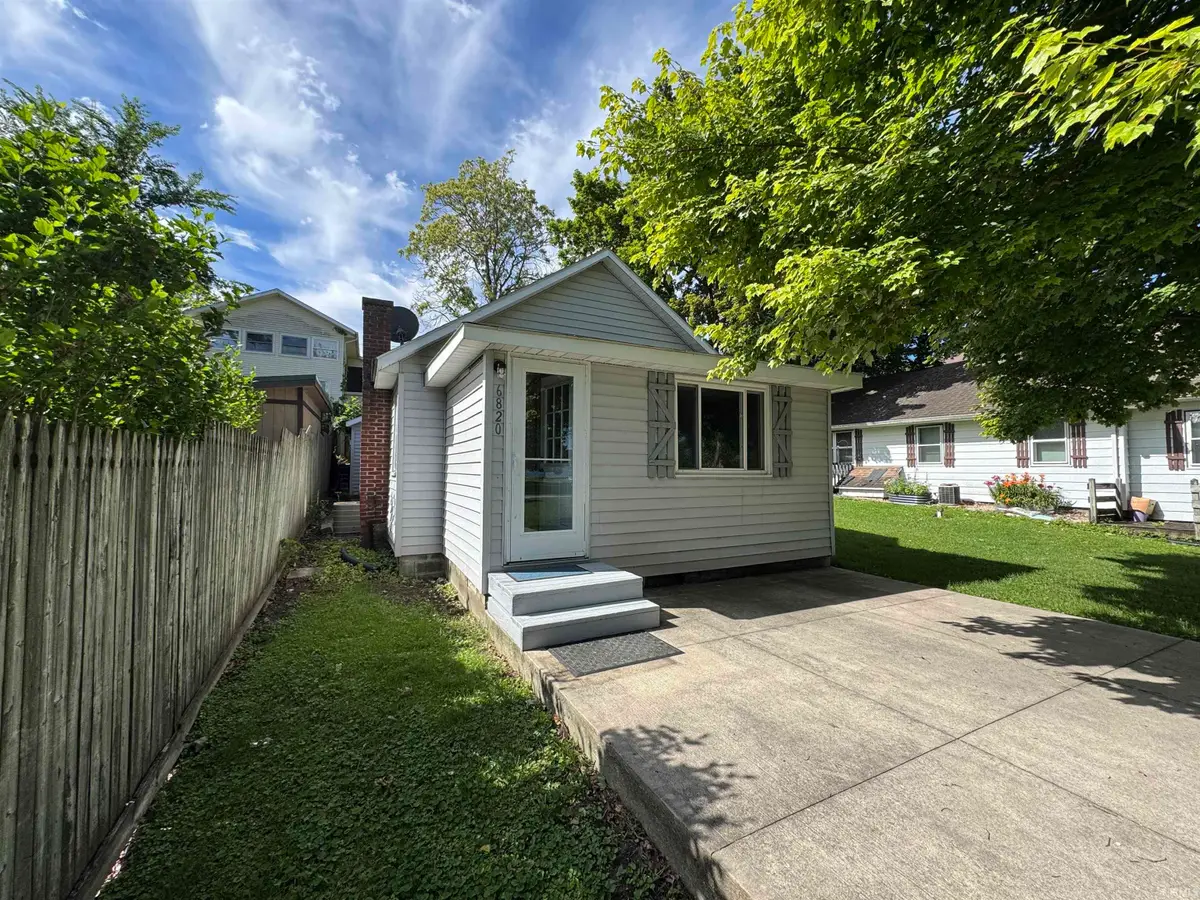6820 E Harrold Place, Churubusco, IN 46723 - #1