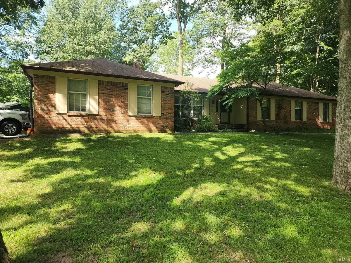 2925 E Bronswood Drive, Logansport, IN 46947 - #1