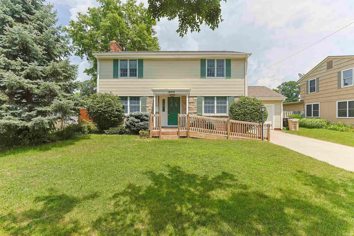 1609 Hoover Avenue, South Bend, IN 46615 - #1