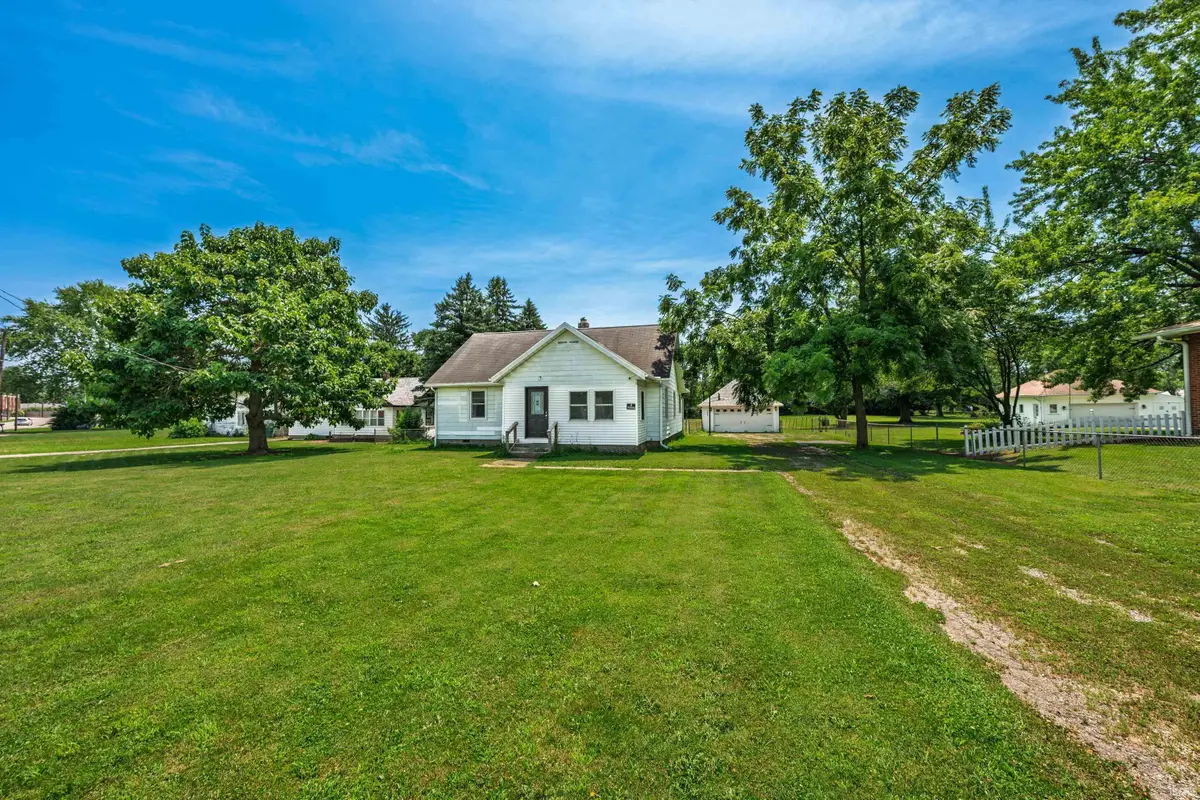 1401 S Burlington Avenue, Muncie, IN 47302 - #1