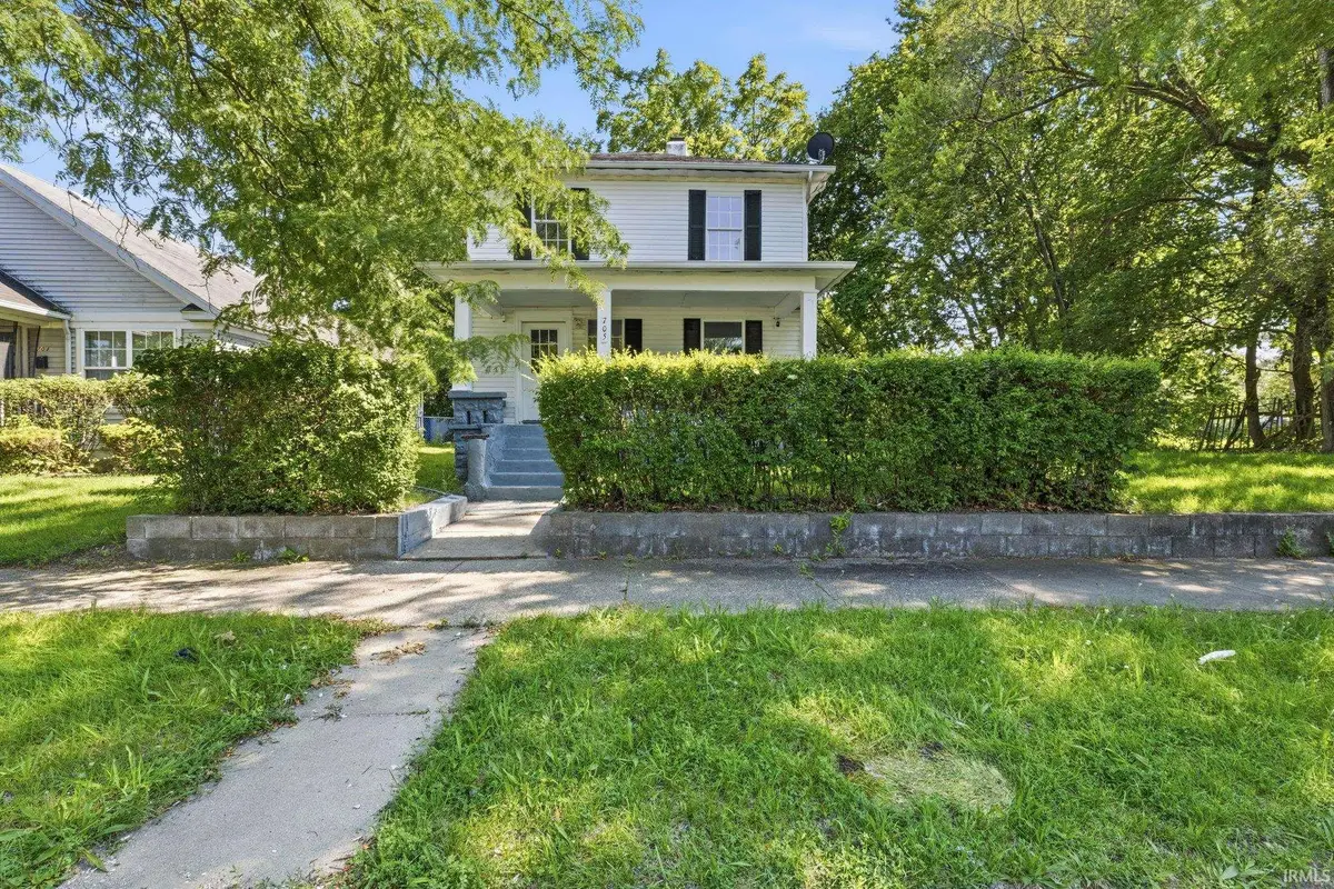 705 W Indiana Avenue, Elkhart, IN 46516 - #1