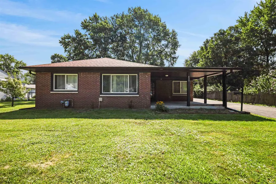 415 N 24th Avenue, Beech Grove, IN 46107 - #2