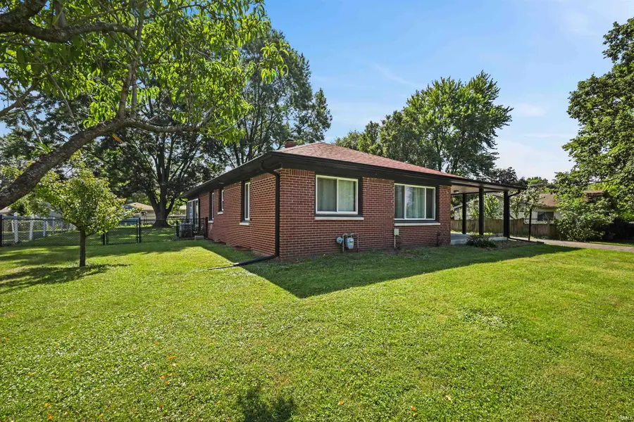 415 N 24th Avenue, Beech Grove, IN 46107 - #3