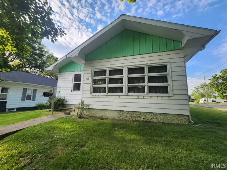 302 W 7th Street, Bicknell, IN 47512 - #2