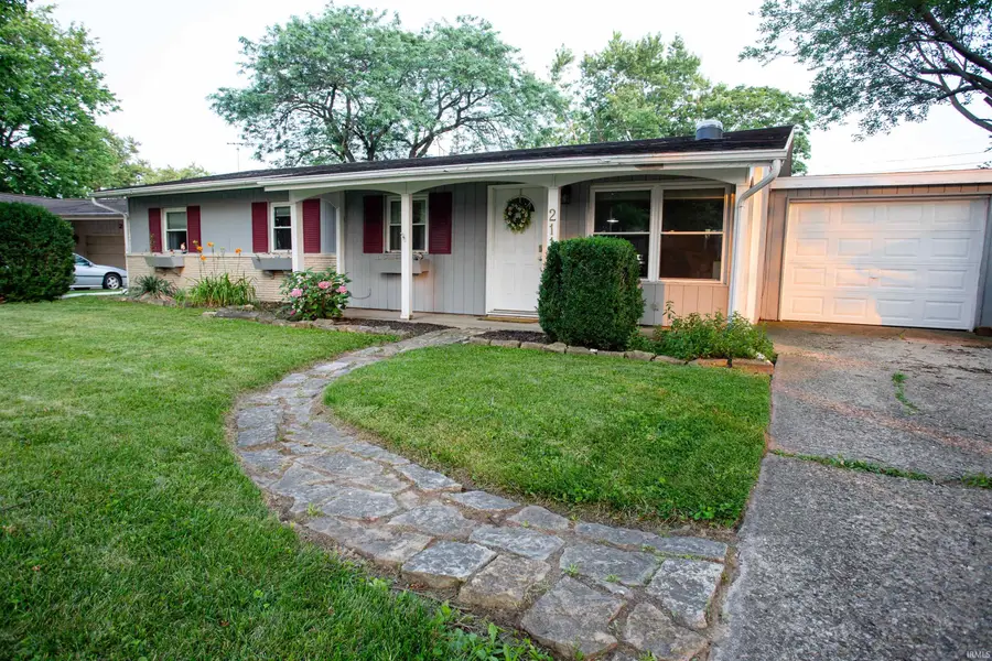 2113 W Surrey Drive, Muncie, IN 47304 - #3