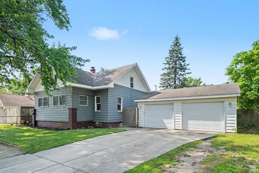 920 W Broadway Street, Mishawaka, IN 46545 - #2