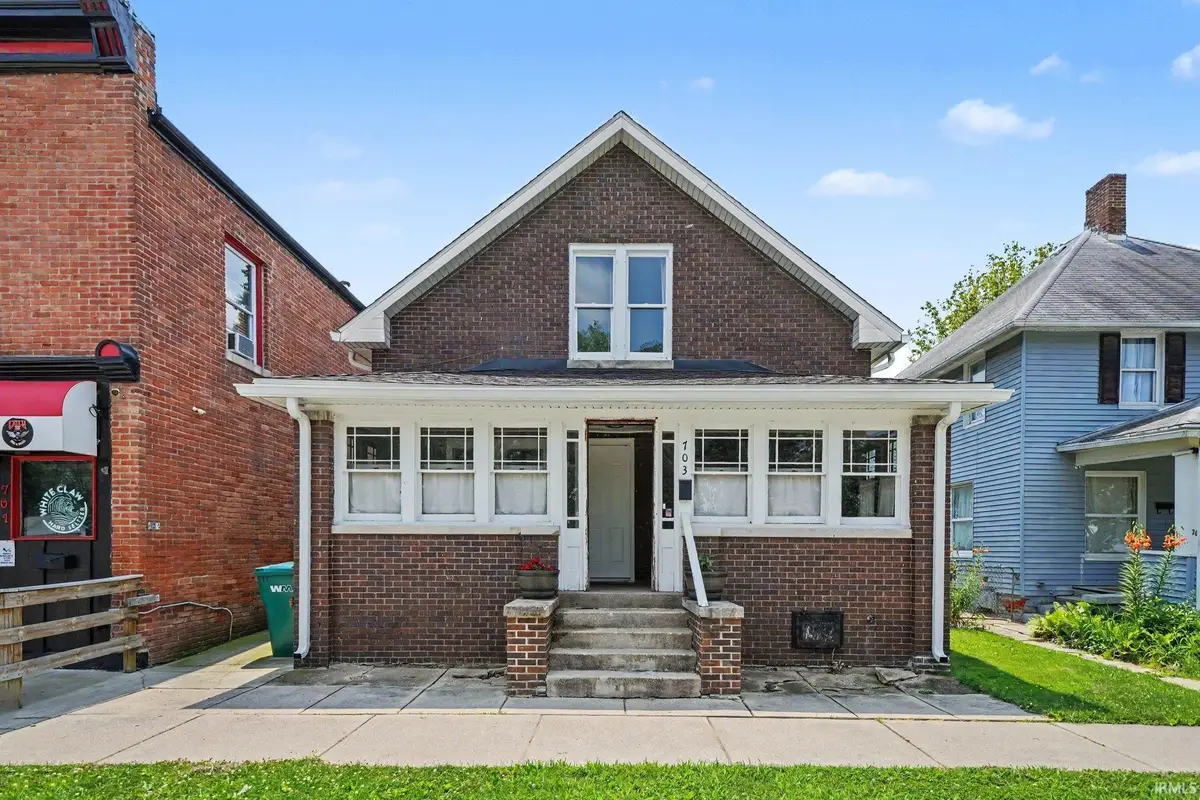 703 W 4th Street, Mishawaka, IN 46544 - #1