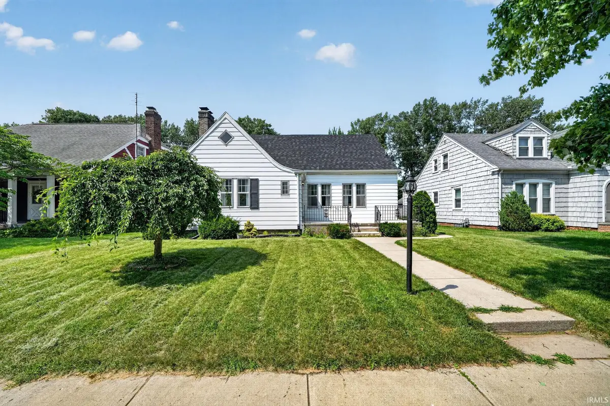 723 W Angela Boulevard, South Bend, IN 46617 - #1