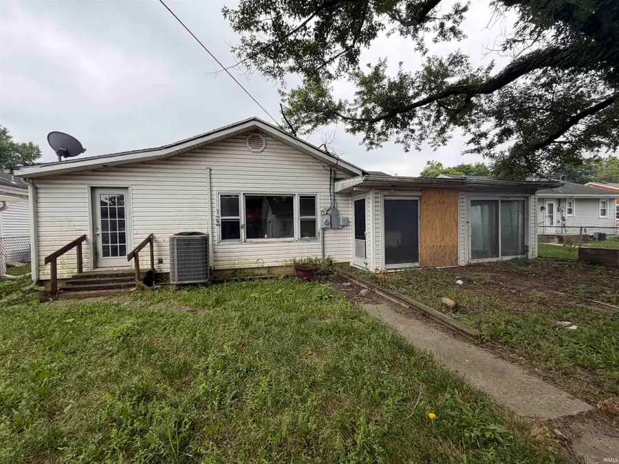 702 W Grant Street, Hartford City, IN 47348 - #2