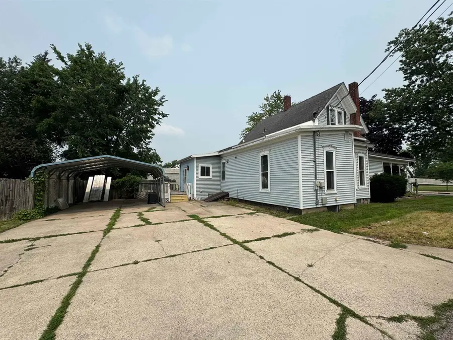 211 S 10th Street, Goshen, IN 46528 - #2