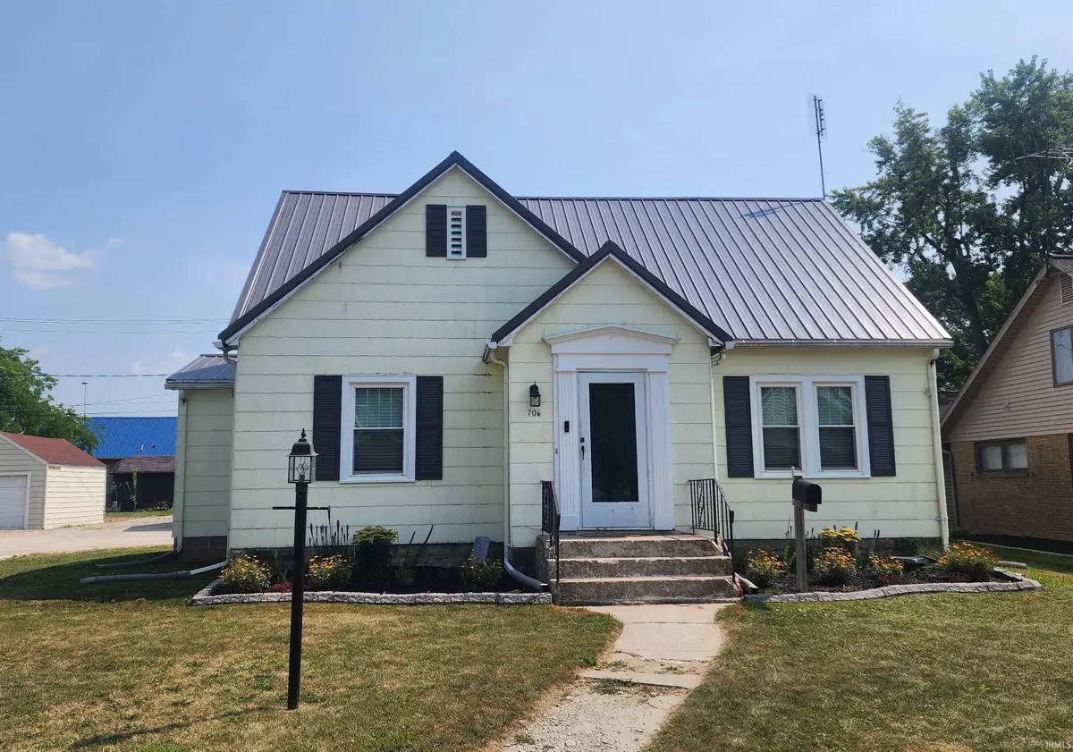 706 High Street, Berne, IN 46711 - #1