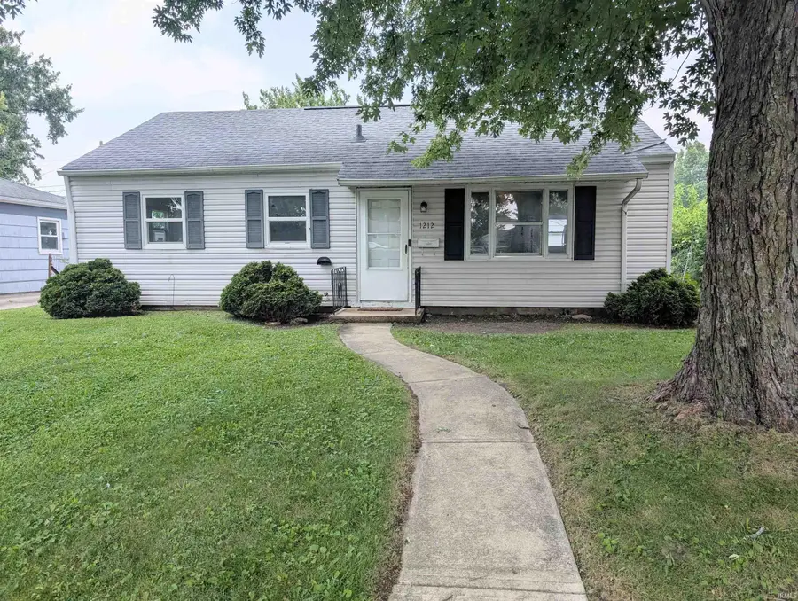 1212 W National Avenue, Marion, IN 46952 - #2