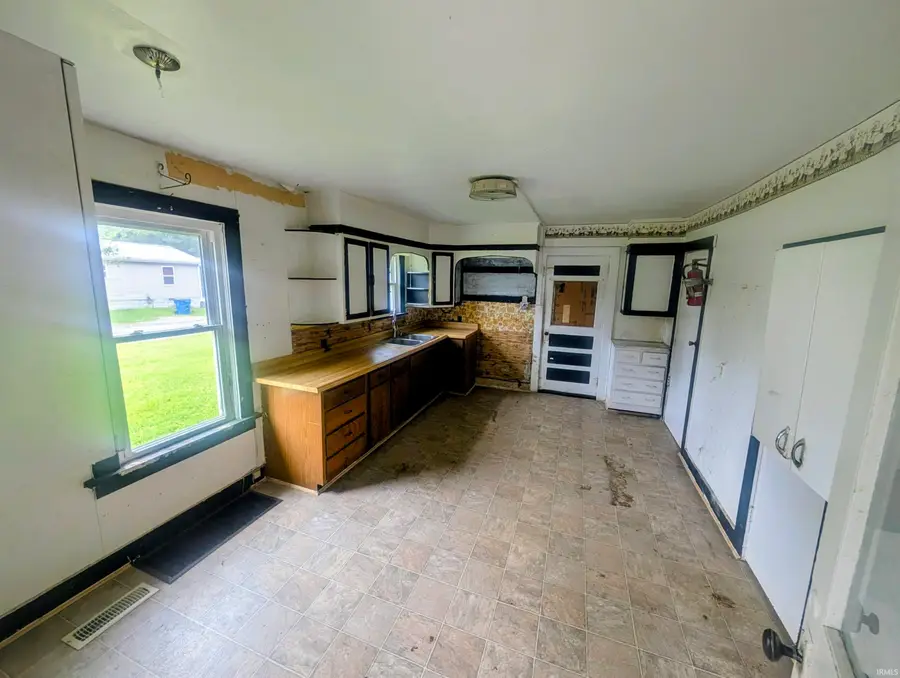 724 W Jackson Street, Plymouth, IN 46563 - #3