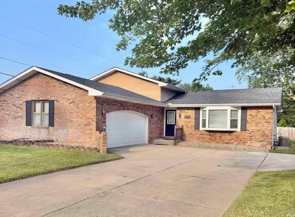 51844 Cloumbine Drive, Granger, IN 46530