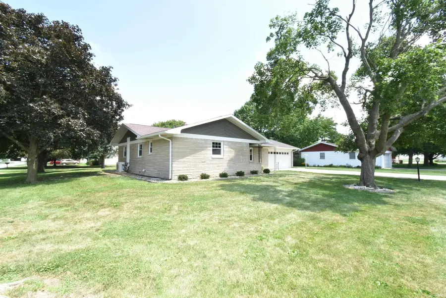 201 E Maple Street, Fowler, IN 47944 - #3